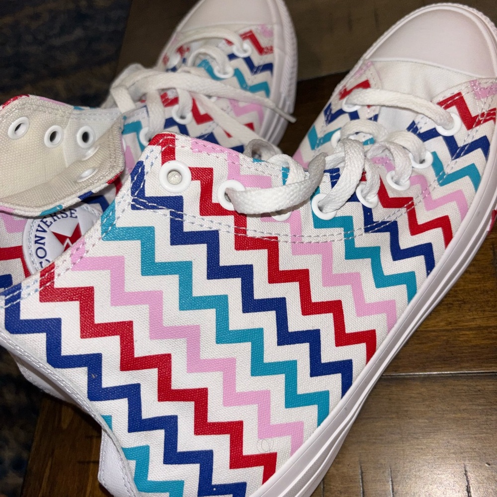Vibrant Zigzag High-Top Sneakers